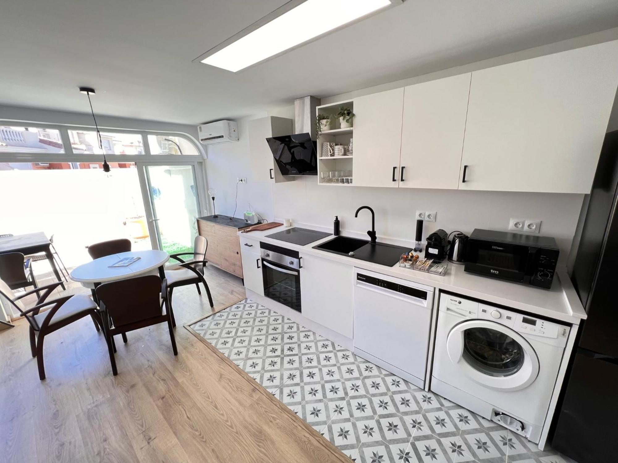Apartamento La Bella Escondida Piscina Campo De Golf Solarium Y Parking En Centro Historico Málaga Exterior foto